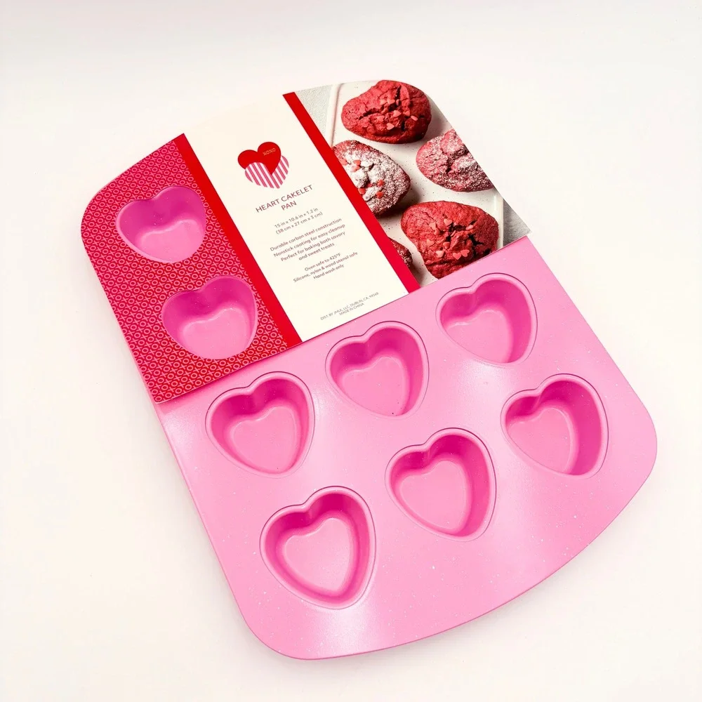 Wilton Heart Cakelet Pan Pink Nonstick Carbon Steel‎ Baking Tray 7 Cavities